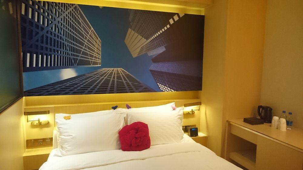 Butterfly On Waterfront Boutique Hotel Sheung Wan ฮ่องกง ภายนอก รูปภาพ